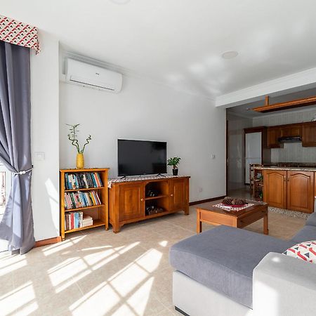 Apartamento Espacioso Cerca De La Playa Con Aire Acondicionado Apartment Moana Luaran gambar